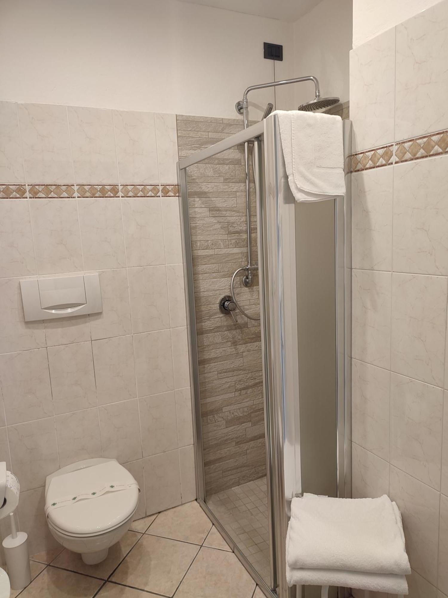 Albergo Al Cacciatore Desenzano del Garda Exterior foto