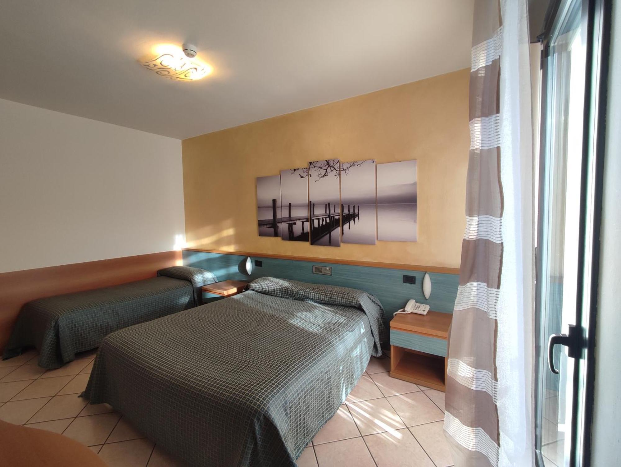 Albergo Al Cacciatore Desenzano del Garda Exterior foto