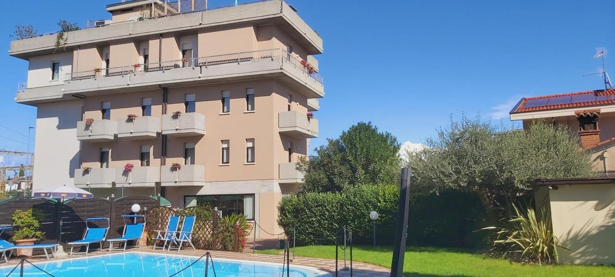 Albergo Al Cacciatore Desenzano del Garda Exterior foto